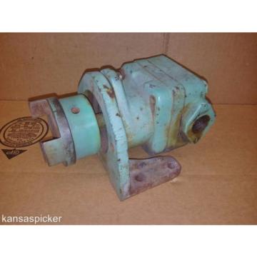 Sperry Vickers Hydraulic Vane Pump 2 Bolt Flange With Mounting Bracket