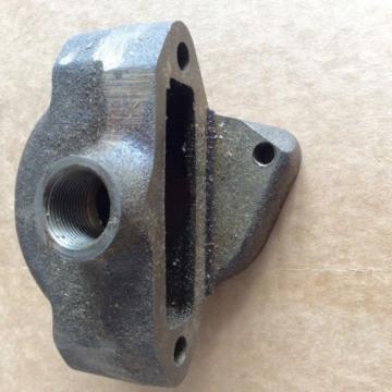 NOS Ford Tractor HYDRAULIC PUMP GEAR HOUSING Vickers Vane  NCA905A