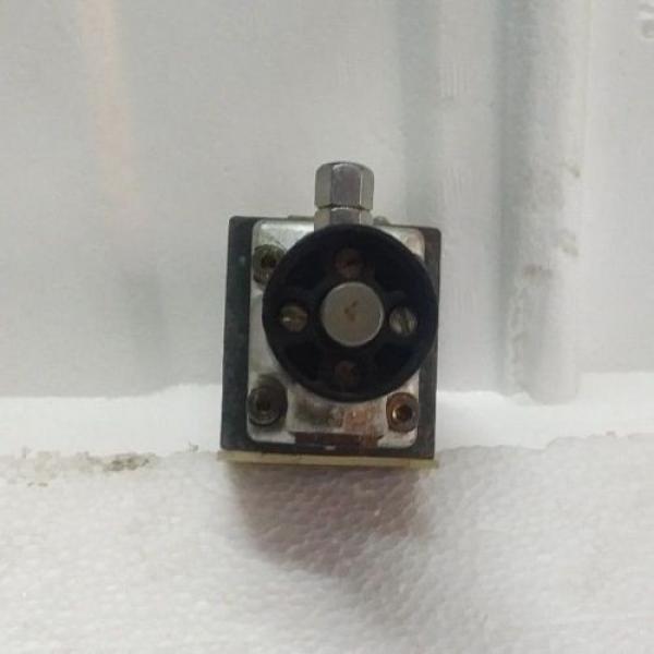 4WMD6D53/F origin Rexroth R900416029 Hydraulic  Directional spool valve Rotary Knob #5 image