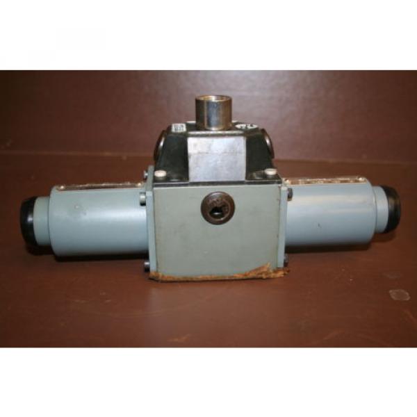 Directional valve Hydraulic 4WE8J3 24 VDC High power Solenoid Rexroth Unused #2 image
