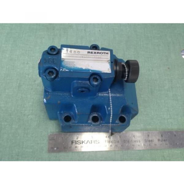 NEW India Canada OLD REXROTH DR30-5-52/100YV/12 HYDRAULIC VALVE #1 image