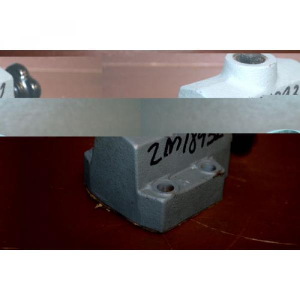 Pressure reducing valve 100 bar DR10-4-42/100YV Rexroth Unused #2 image