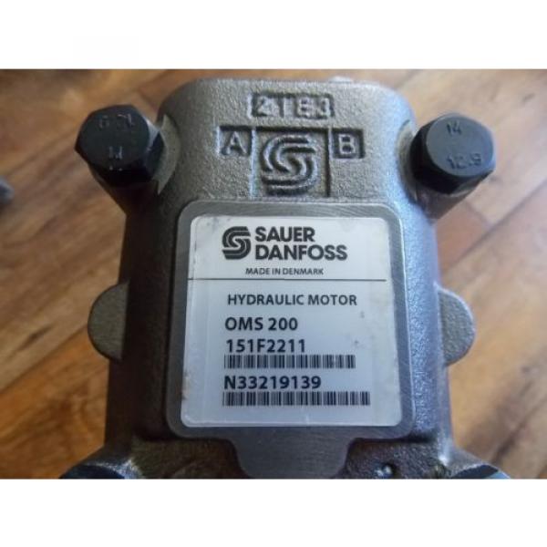Sauer Danfoss Hydraulic Motor OMS 200 151F2211  NEW #2 image