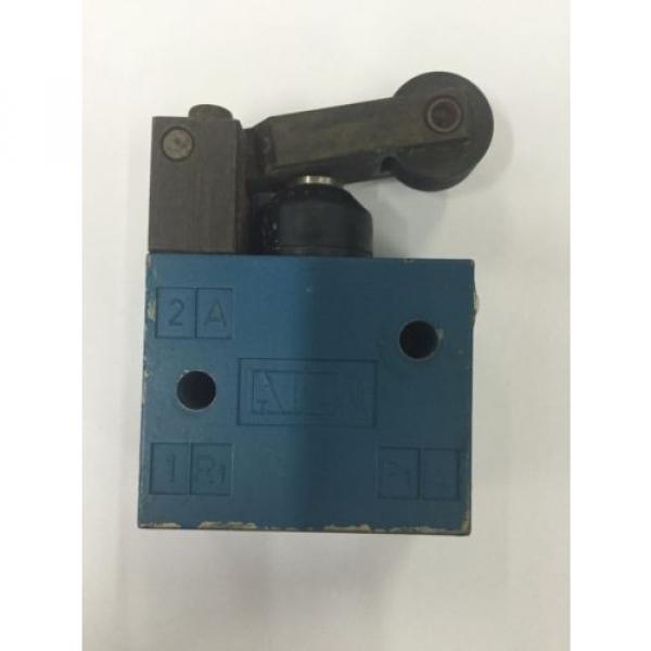 Rexroth/Wabco 363 007 001 0 3/2-Way-Valve Rolling Lever Operated 3630070010 #1 image