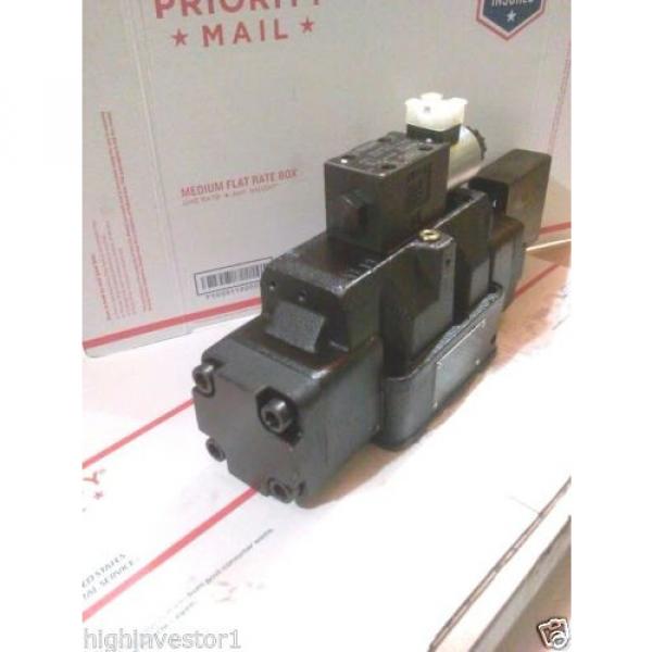 DENISON SOLENOID CONTROLLED PILOT OPERATED DIRECTIONAL VALVE P26-70026-H #3 image