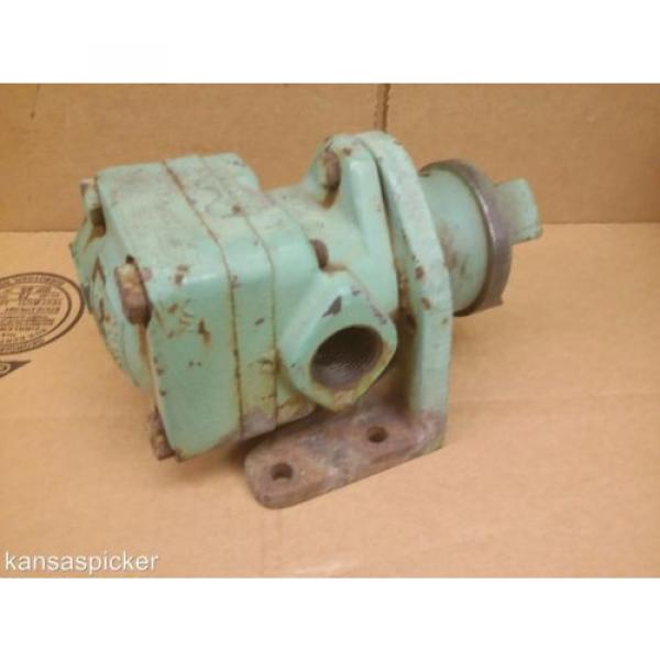 Sperry Vickers Hydraulic Vane Pump 2 Bolt Flange With Mounting Bracket #4 image