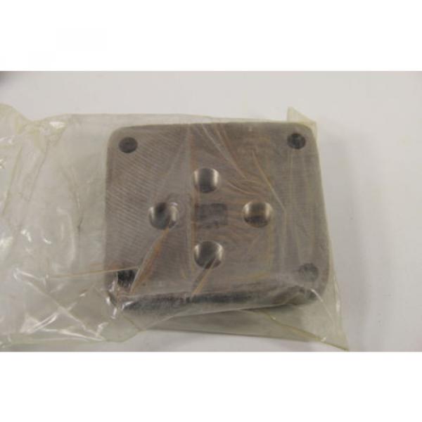 Sperry Vickers DGSM-01X-10 Hydraulic Valve Subplate 3/8#034; NPT #4 image