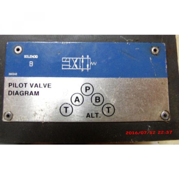 Vickers DG4S4-012A-B-60 Hydraulic Pilot Directional Valve #2 image