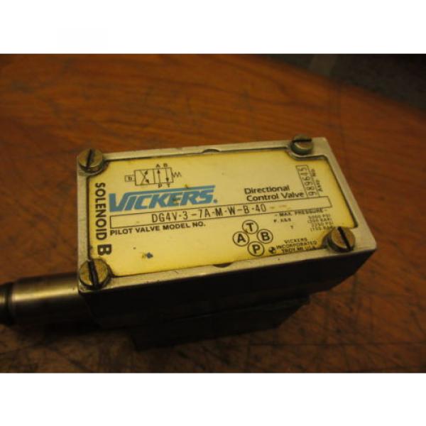Vickers DG4V-3-7A-M-W-B-40 Hydraulic Directional Control Valve 989645 NO COIL #2 image