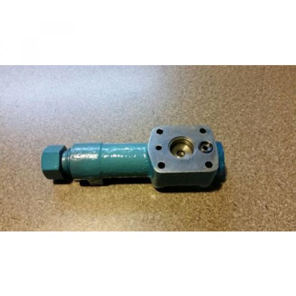 Vickers|pressure compensator|3000 psi max|industrial|pump accessory|hydraulic #1 image