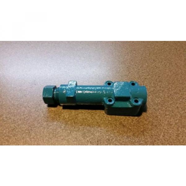 Vickers|pressure compensator|3000 psi max|industrial|pump accessory|hydraulic #2 image