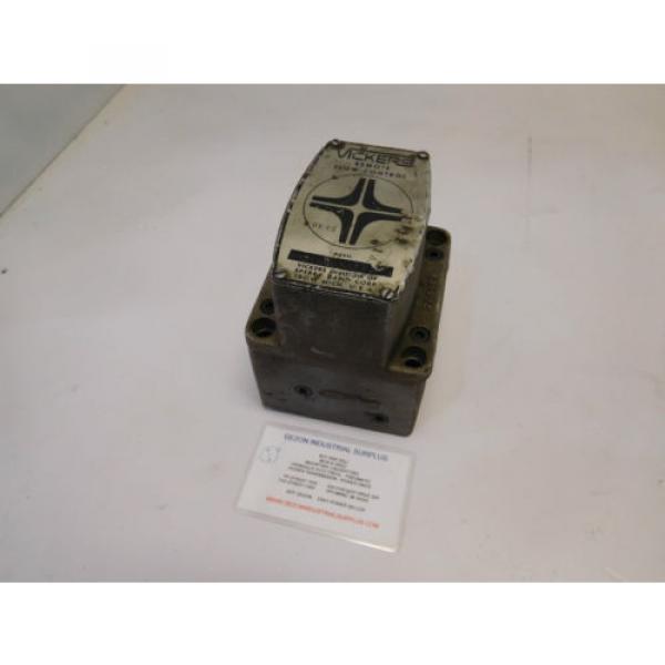 Vickers FCGT02B004-11 Hydraulic/Electric Flow Control Valve #1 image