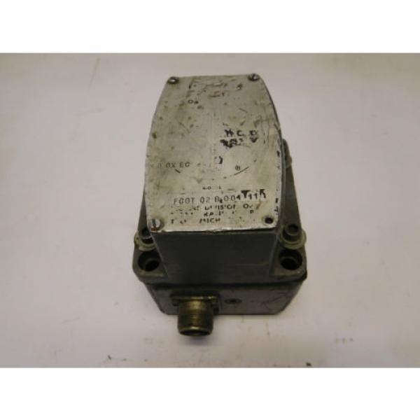 Vickers FCGT02B004-11 Hydraulic/Electric Flow Control Valve #4 image