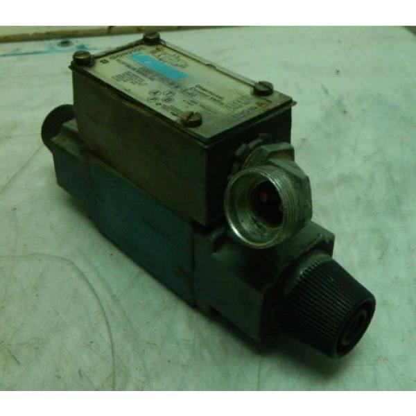 Vickers Hydraulic Directional Control Valve, DG4V-3-6C-M-W-B-40, Used, Warranty #1 image