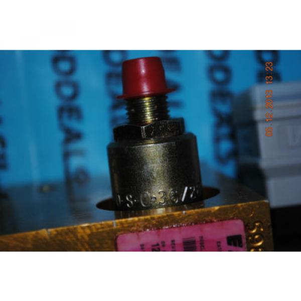 Eaton/Vickers MCD-8721 Hydraulic Valve Actuator/Manifold MCD8721 origin #4 image