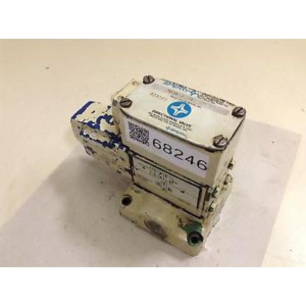 Sperry Vickers Directional Valve DG4V32AWB12 Used #68246 #1 image