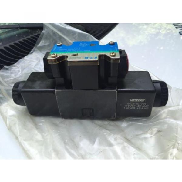 VICKERS DG4V-3S-6C-M-FW-B5-60 Directional Valve With 02-101731 Coils 120V #1 image