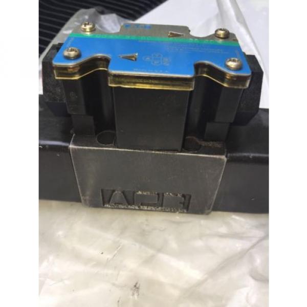 VICKERS DG4V-3S-6C-M-FW-B5-60 Directional Valve With 02-101731 Coils 120V #11 image