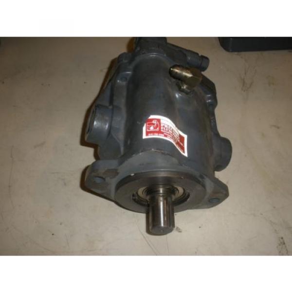 Vickers PVB20-LS-20-CM-11 Piston Pump 1 ¼” Dia Shaft With 1 ¼” Ports #2 image