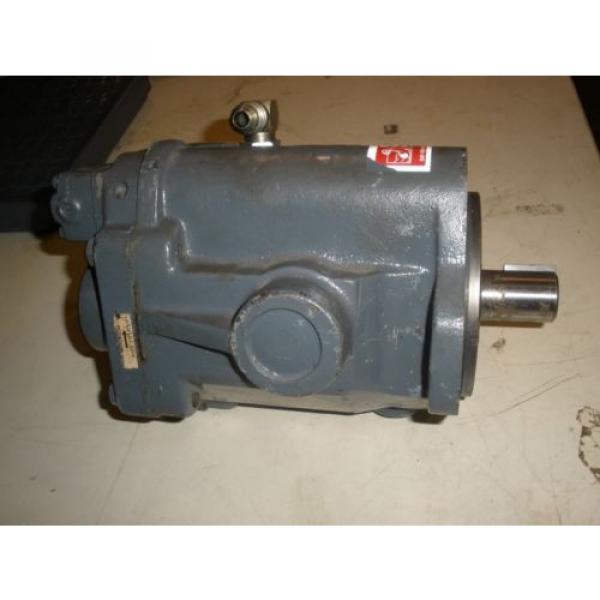 Vickers PVB20-LS-20-CM-11 Piston Pump 1 ¼” Dia Shaft With 1 ¼” Ports #3 image