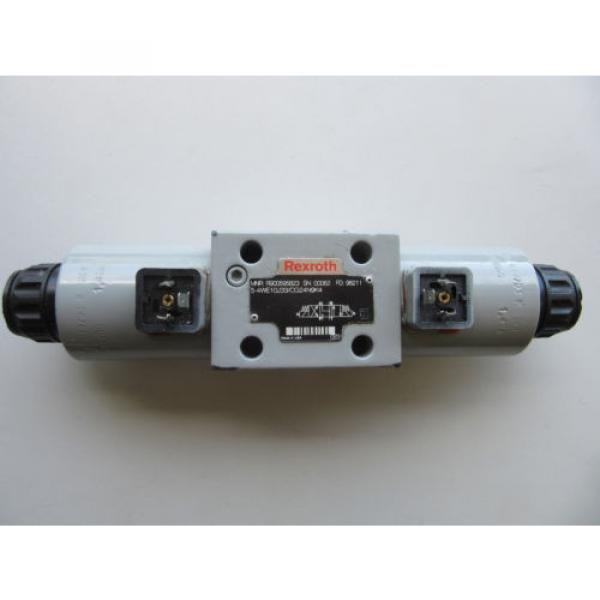 Rexroth R900595823 Hydraulic Control Valve 982115-4WE10J33/CG24N9K4 24VDC VGC #1 image