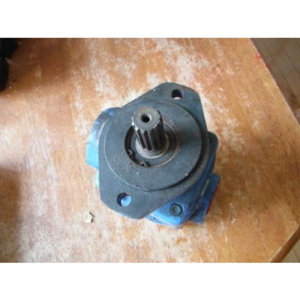 Vicker#039;s Vane Hydraulic Pump origin Old Stock NOS for Ford 3400 #2 image
