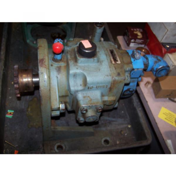 Nachi Variable Vane Hydraulic Pump Model VDC-3B-1A3-E20 #1 image