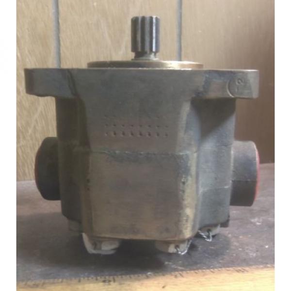 Bronze Hydraulic Pump with Splined Shaft - P/N: 06254701001 (NOS) #2 image