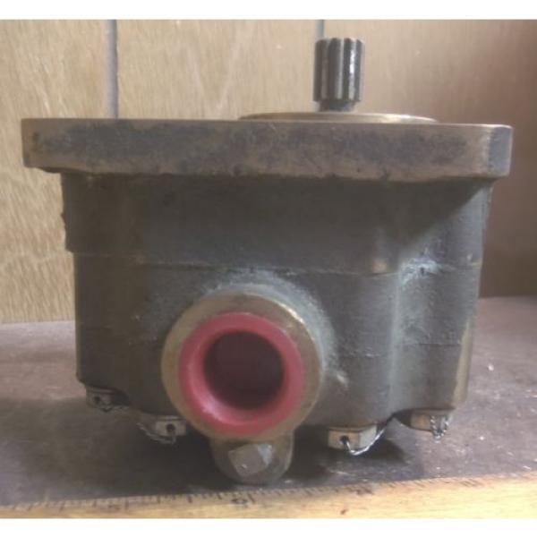 Bronze Hydraulic Pump with Splined Shaft - P/N: 06254701001 (NOS) #3 image