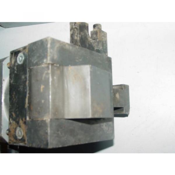 KOSMEK Pair Hydraulic Pneumatic Work Holding Clamps T-head QE04ED-100-5RT &amp; 5LT #2 image