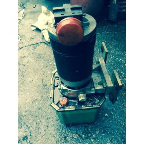 Electric Hydraulic Pump &amp; Reservoir  from 1994 Linde L14 Fork Lift. Breaking. #4 image